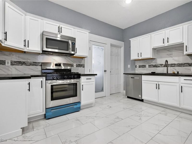 2202 E 100th Street, Cleveland, OH 44106 Photo 2