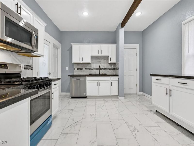 2202 E 100th Street, Cleveland, OH 44106 Photo 3