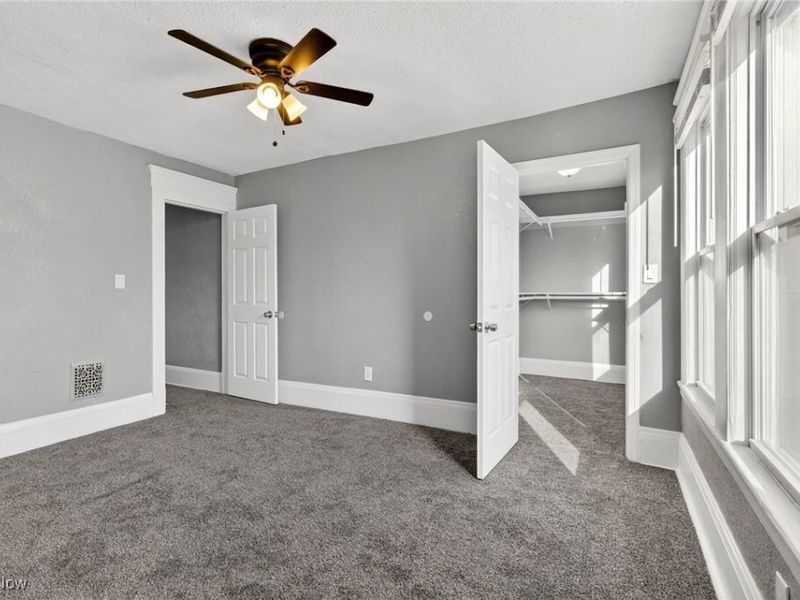 2202 E 100th Street, Cleveland, OH 44106 Photo 37