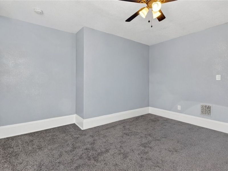 2202 E 100th Street, Cleveland, OH 44106 Photo 38