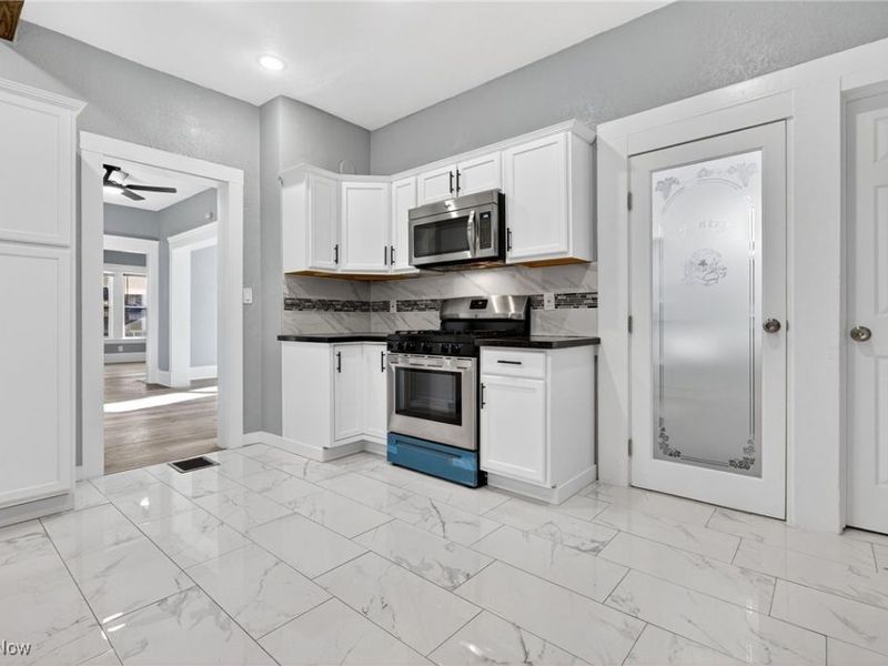 2202 E 100th Street, Cleveland, OH 44106 Photo 4