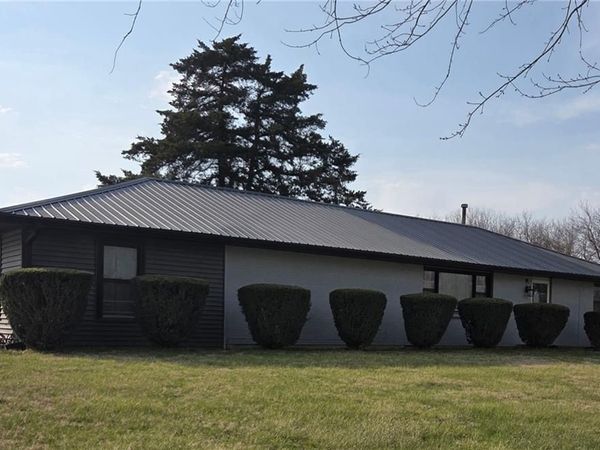 8019 NW Sale Barn Road, Cameron, MO 64429