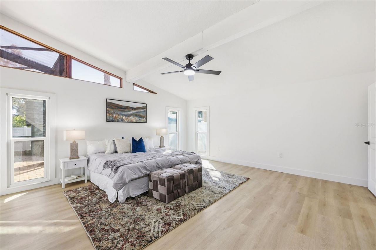 228 87th Avenue Ne, Saint Petersburg, FL 33702 Photo