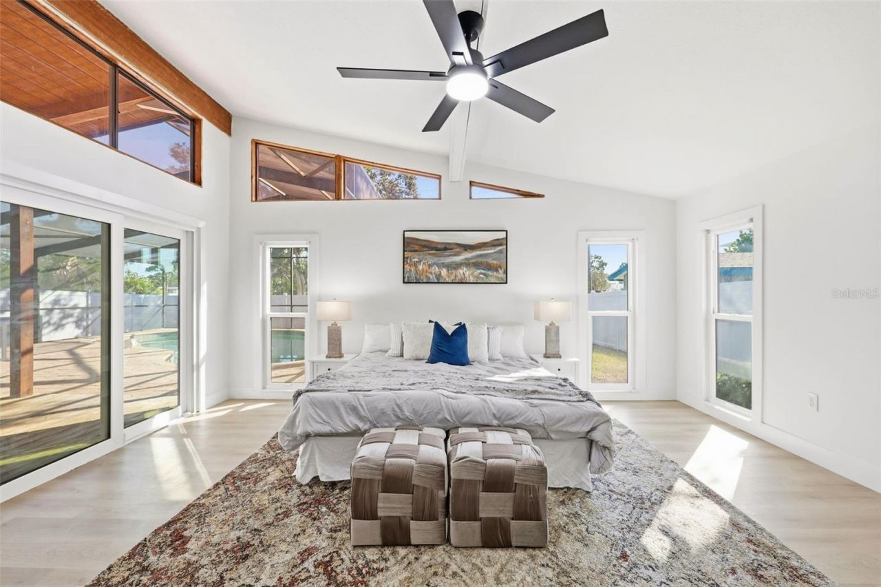 228 87th Avenue Ne, Saint Petersburg, FL 33702 Photo