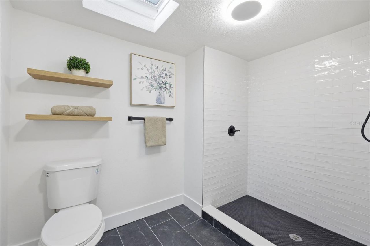 228 87th Avenue Ne, Saint Petersburg, FL 33702 Photo