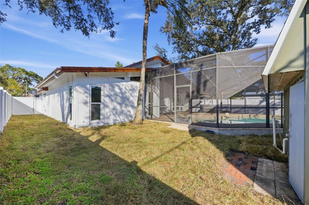 228 87th Avenue Ne, Saint Petersburg, FL 33702 Photo