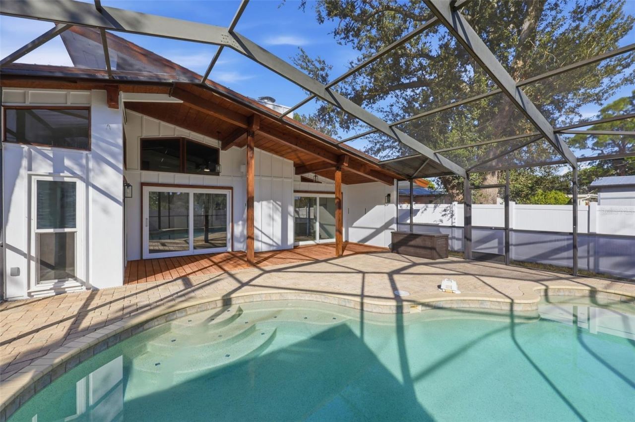 228 87th Avenue Ne, Saint Petersburg, FL 33702 Photo