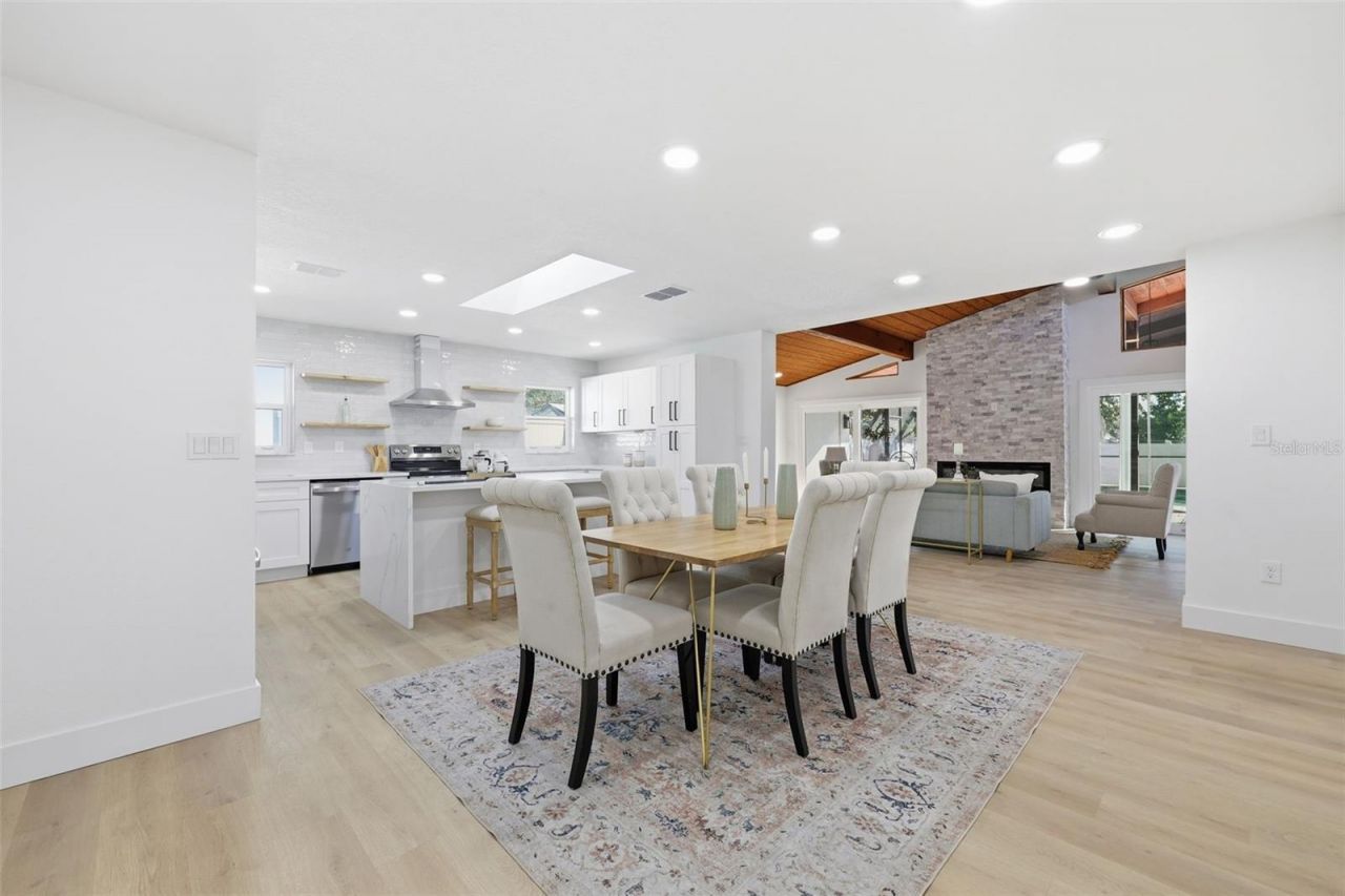 228 87th Avenue Ne, Saint Petersburg, FL 33702 Photo