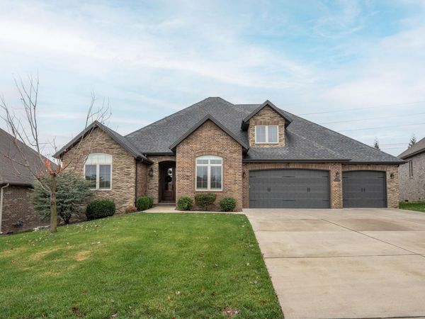 2933 S Camber Avenue, Springfield, MO 65809