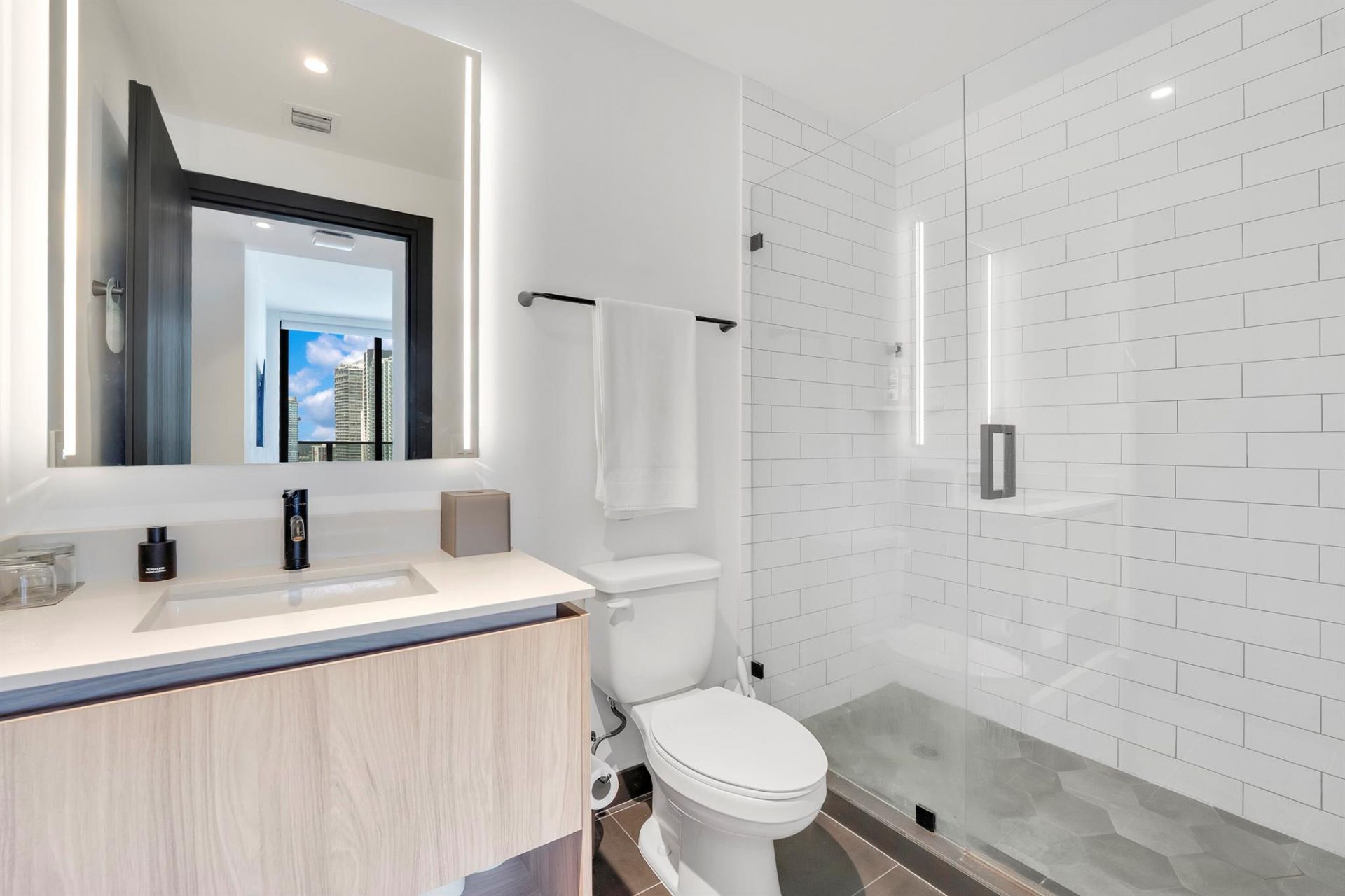 398 NE 5th Street, Unit 3709, Miami, FL 33132 Photo