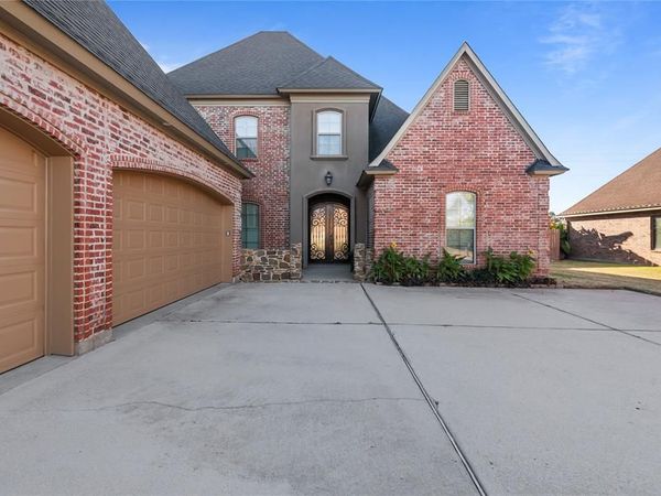 867 Chartres Drive, Shreveport, LA 71115