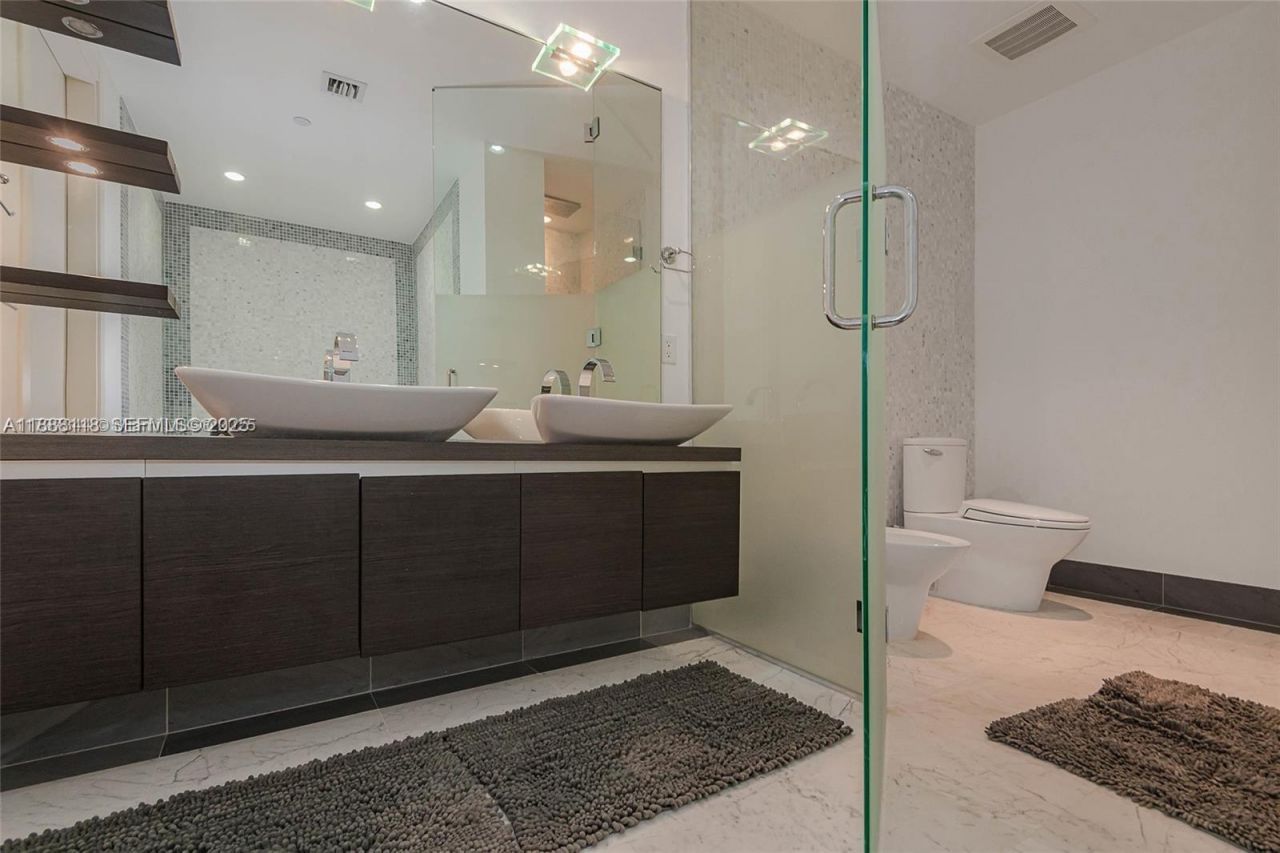 200 Biscayne Boulevard Way, Unit 5109, Miami, FL 33131 Photo
