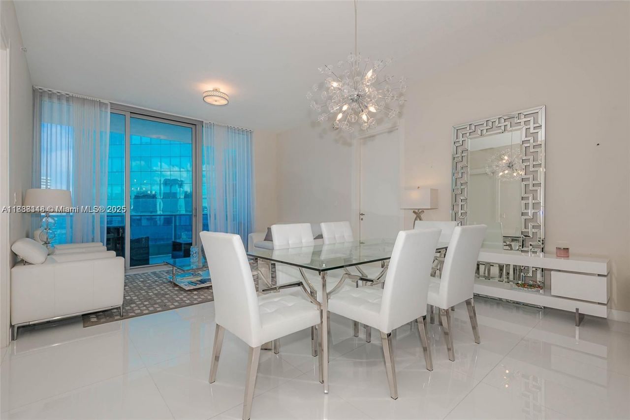 200 Biscayne Boulevard Way, Unit 5109, Miami, FL 33131 Photo