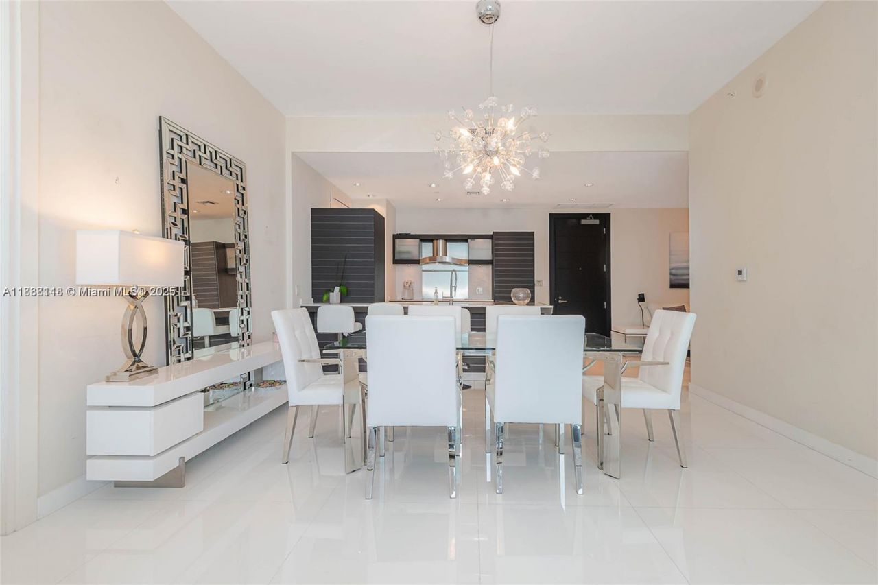 200 Biscayne Boulevard Way, Unit 5109, Miami, FL 33131 Photo