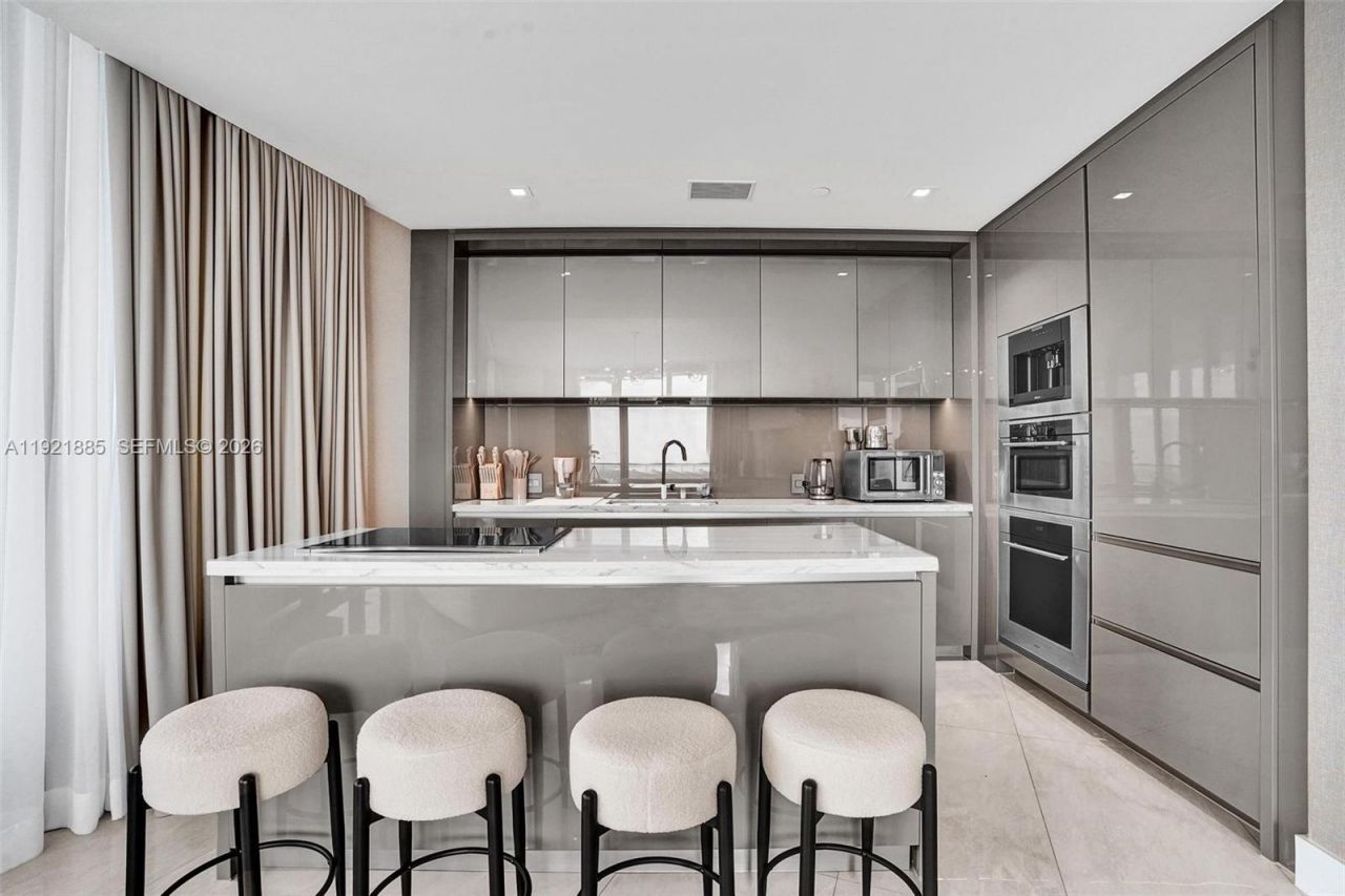 18975 Collins Ave, Unit 5205, Sunny Isles Beach, FL 33160 Photo