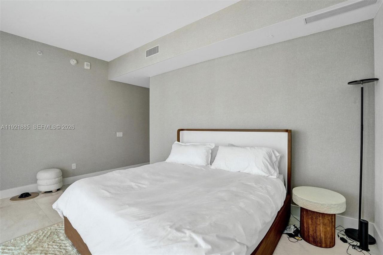 18975 Collins Ave, Unit 5205, Sunny Isles Beach, FL 33160 Photo