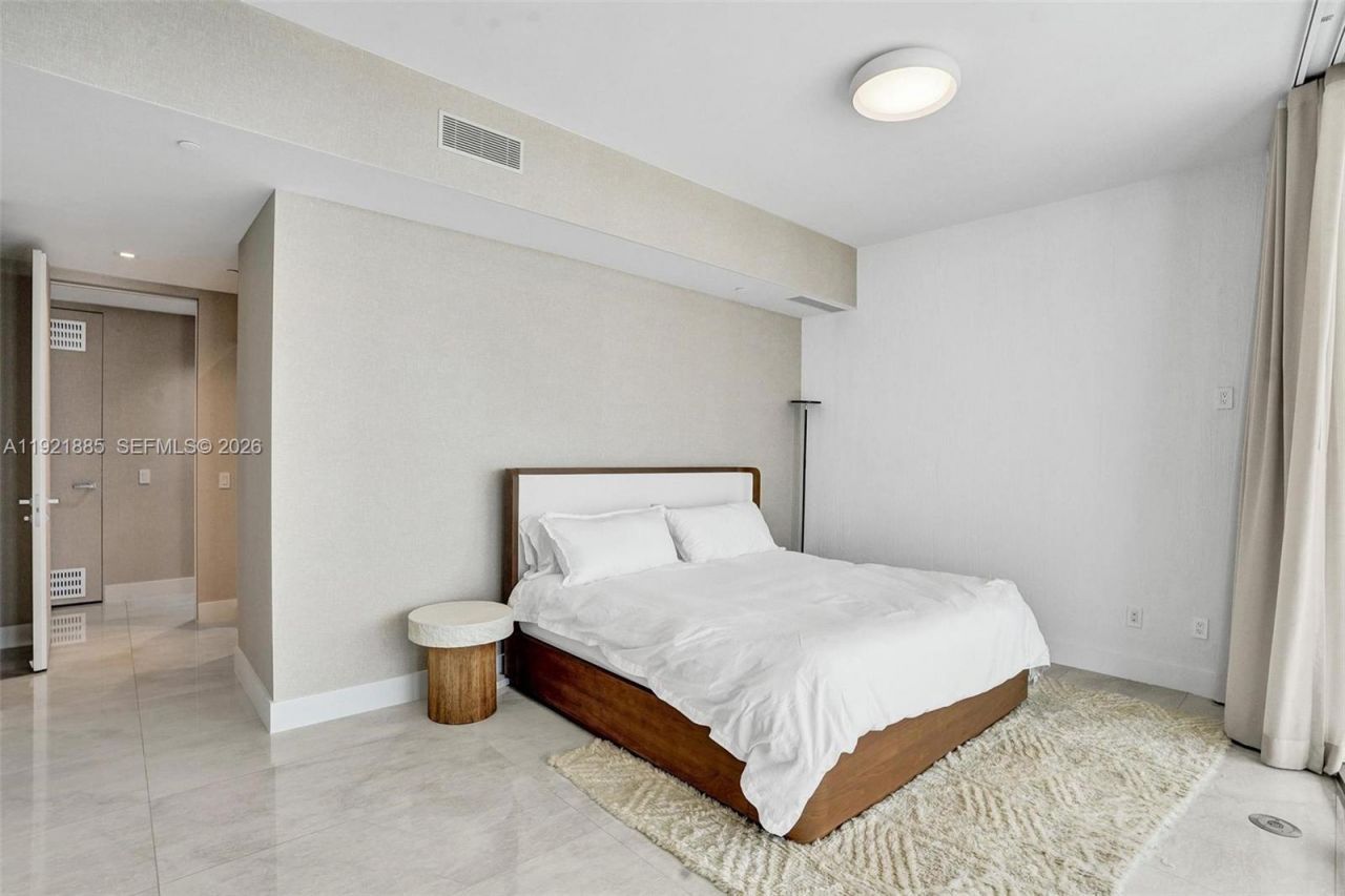 18975 Collins Ave, Unit 5205, Sunny Isles Beach, FL 33160 Photo