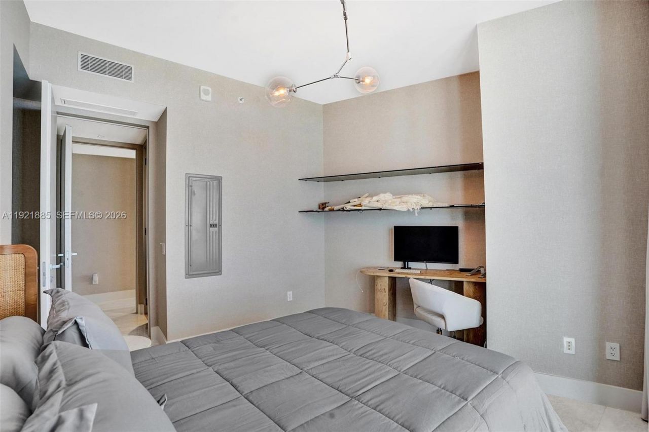 18975 Collins Ave, Unit 5205, Sunny Isles Beach, FL 33160 Photo