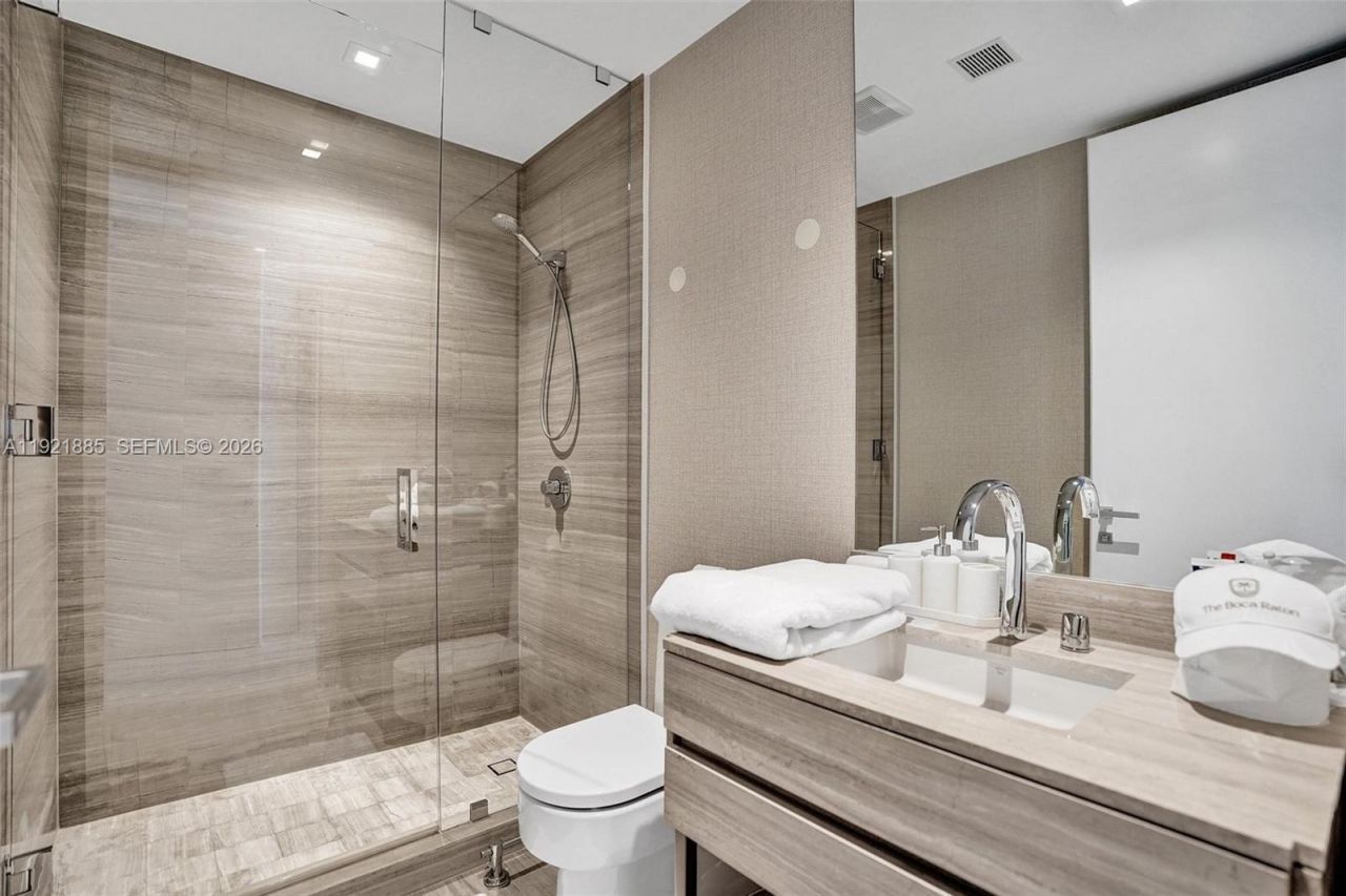 18975 Collins Ave, Unit 5205, Sunny Isles Beach, FL 33160 Photo