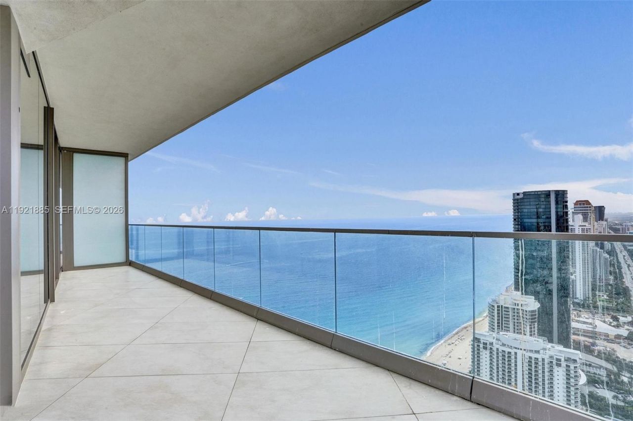 18975 Collins Ave, Unit 5205, Sunny Isles Beach, FL 33160 Photo