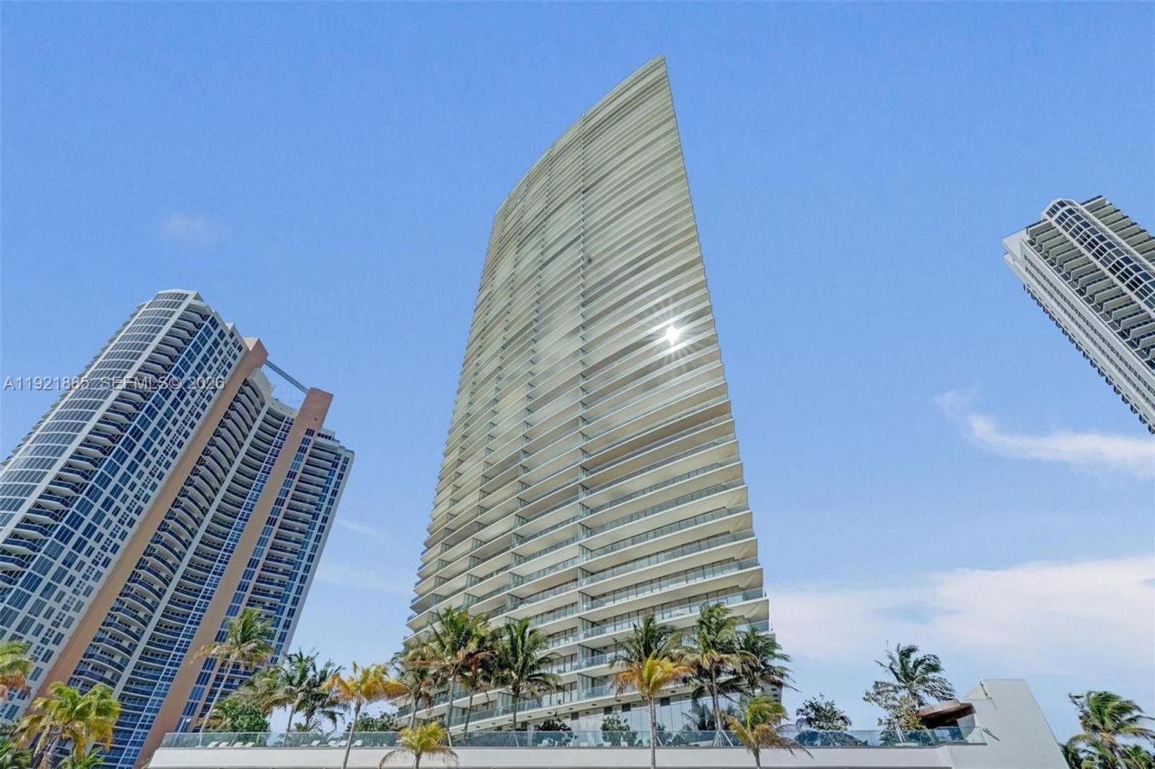 18975 Collins Ave, Unit 5205, Sunny Isles Beach, FL 33160 Photo