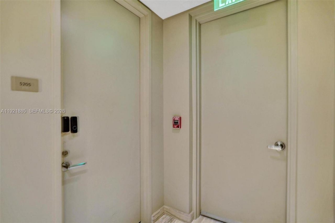 18975 Collins Ave, Unit 5205, Sunny Isles Beach, FL 33160 Photo