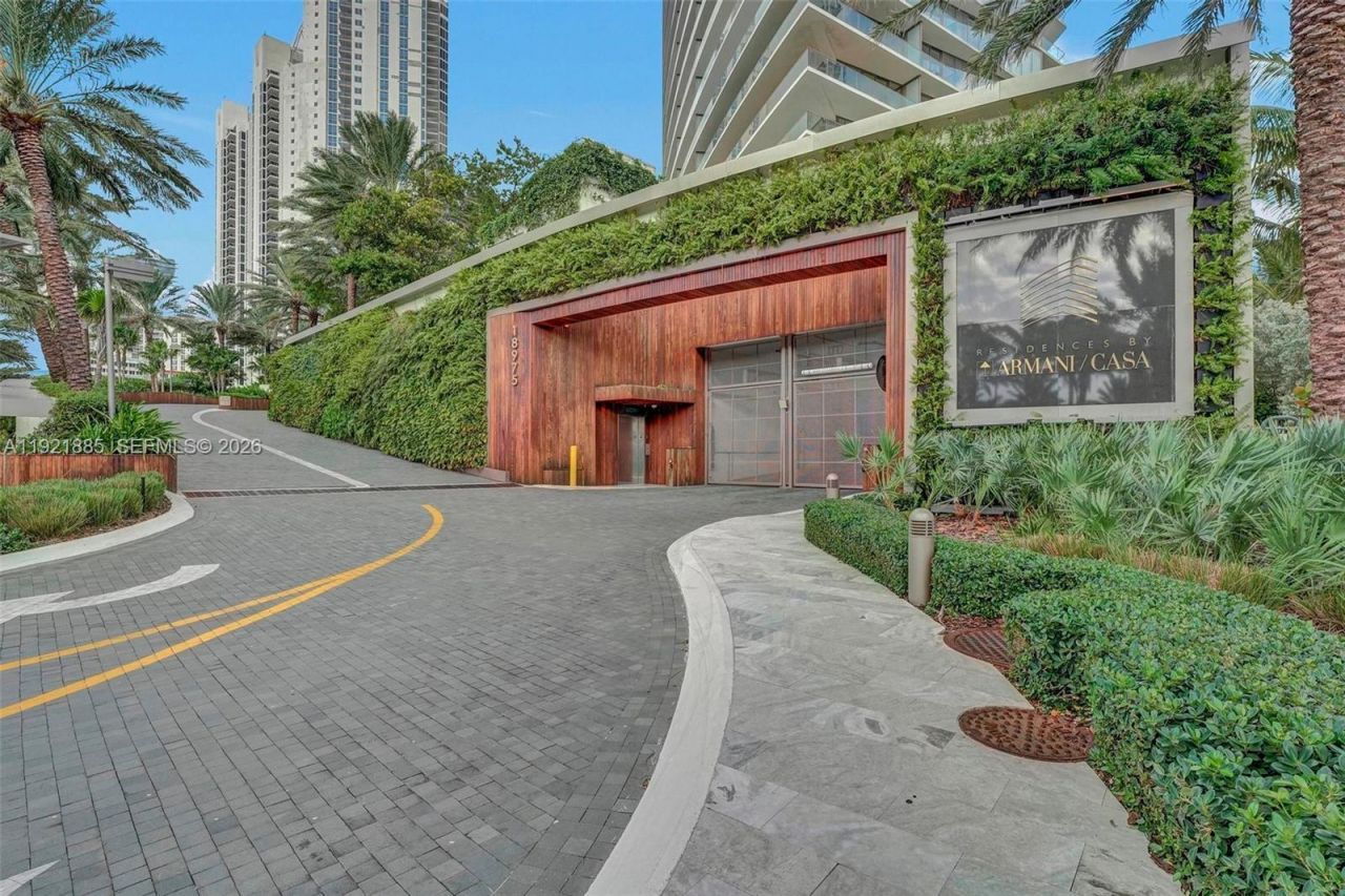 18975 Collins Ave, Unit 5205, Sunny Isles Beach, FL 33160 Photo