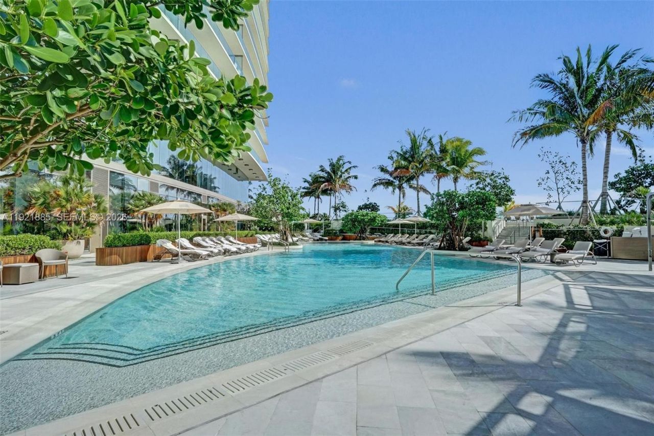 18975 Collins Ave, Unit 5205, Sunny Isles Beach, FL 33160 Photo