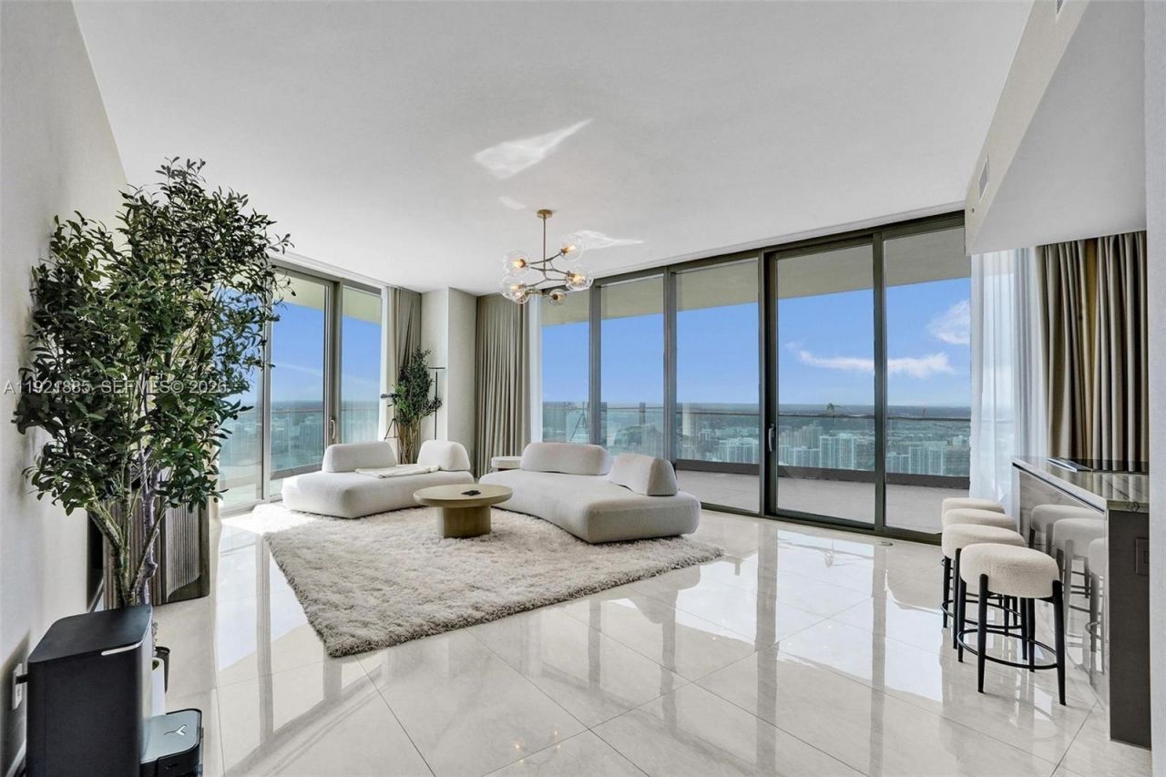 18975 Collins Ave, Unit 5205, Sunny Isles Beach, FL 33160 Photo