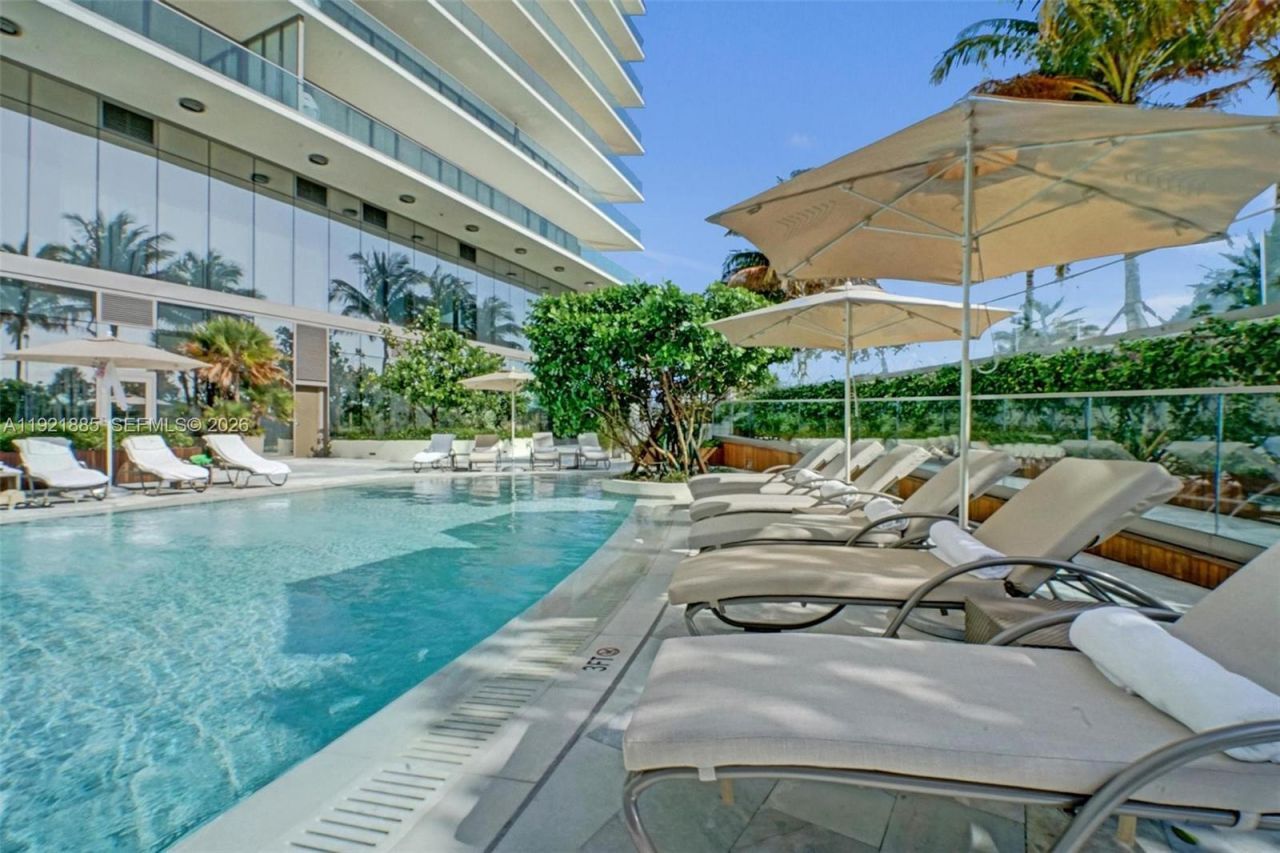 18975 Collins Ave, Unit 5205, Sunny Isles Beach, FL 33160 Photo