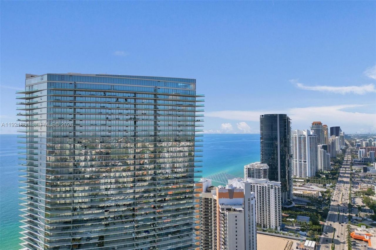 18975 Collins Ave, Unit 5205, Sunny Isles Beach, FL 33160 Photo