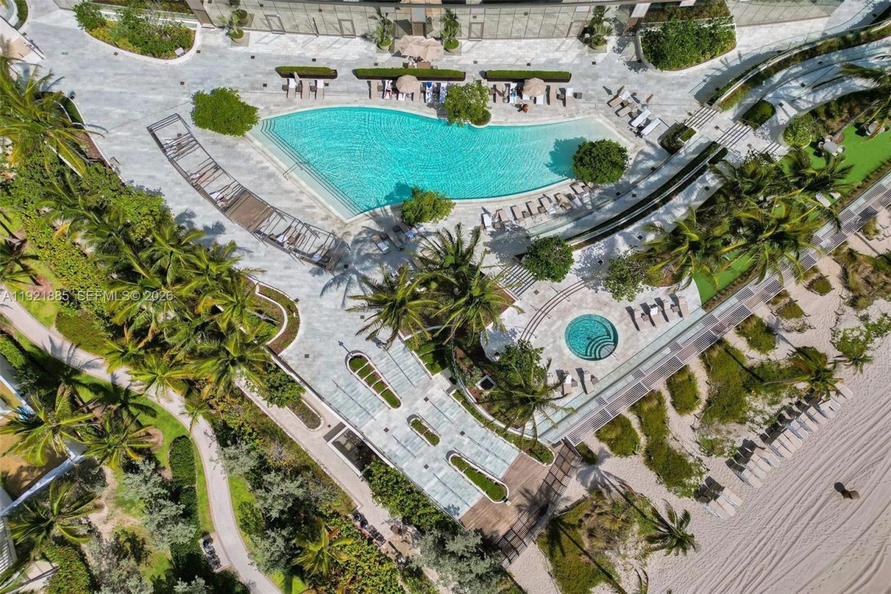 18975 Collins Ave, Unit 5205, Sunny Isles Beach, FL 33160 Photo