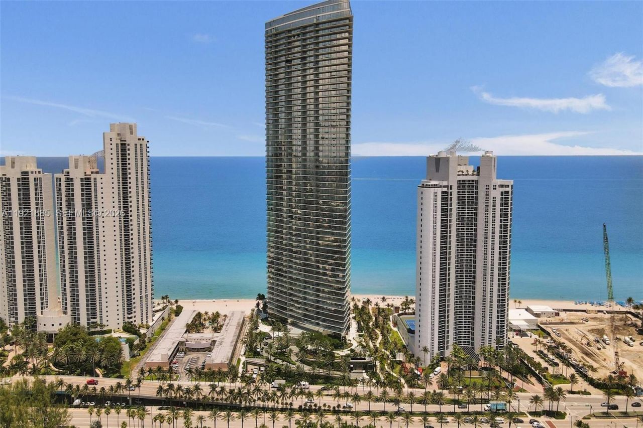 18975 Collins Ave, Unit 5205, Sunny Isles Beach, FL 33160 Photo