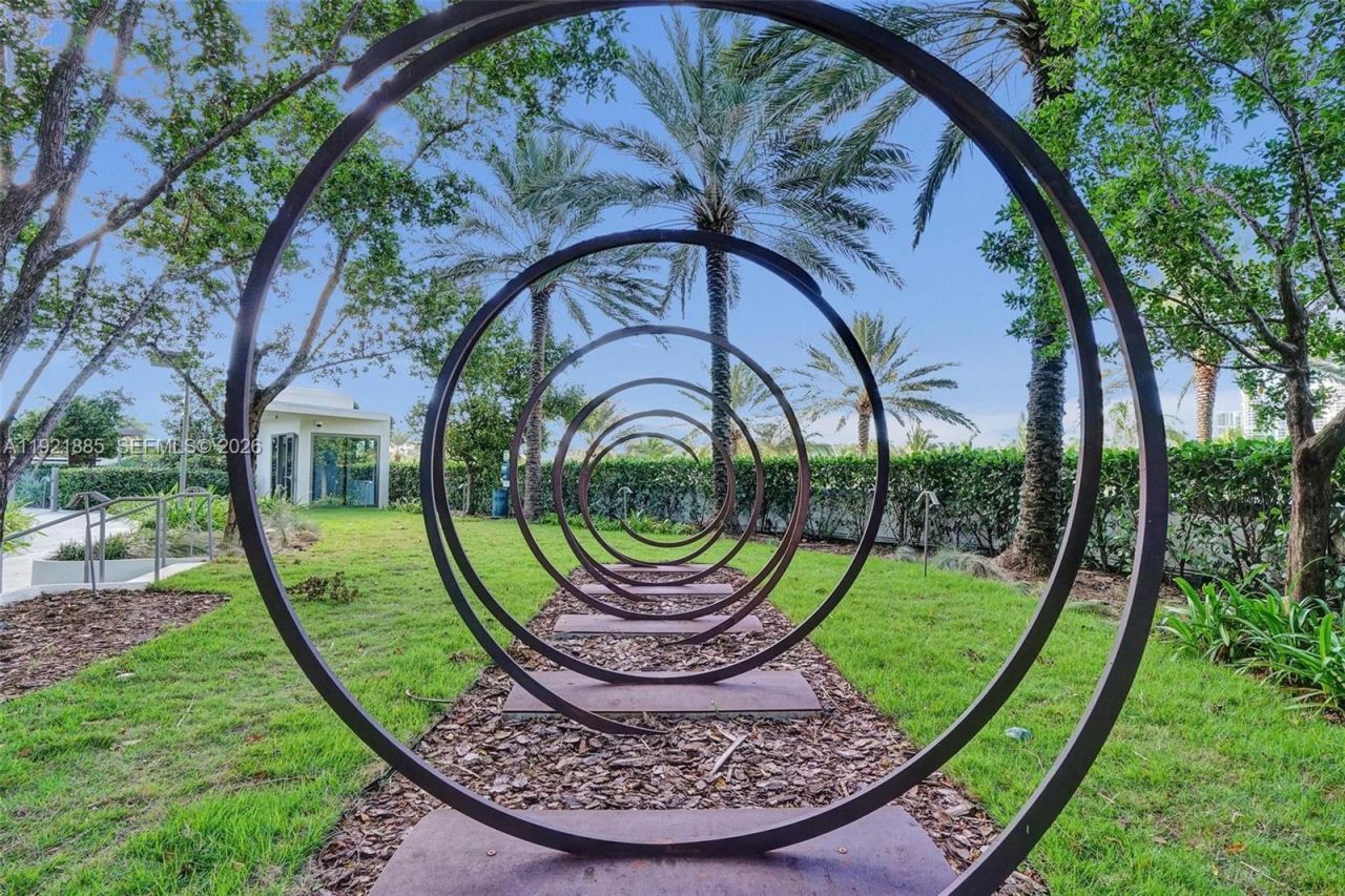 18975 Collins Ave, Unit 5205, Sunny Isles Beach, FL 33160 Photo