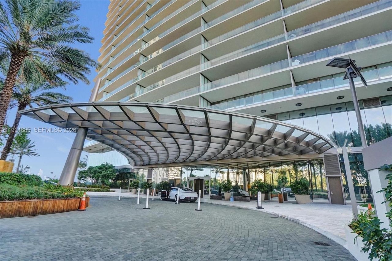 18975 Collins Ave, Unit 5205, Sunny Isles Beach, FL 33160 Photo