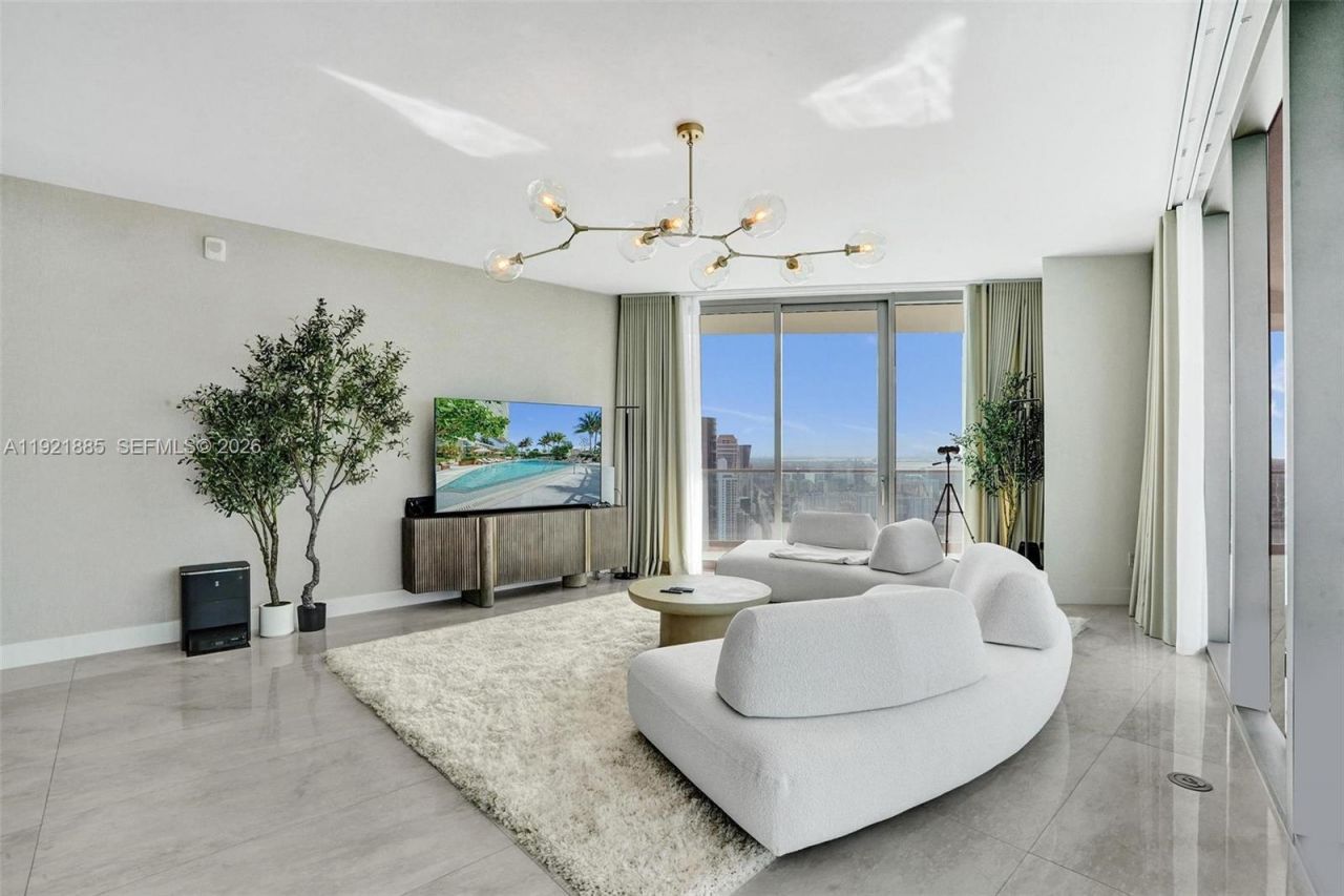 18975 Collins Ave, Unit 5205, Sunny Isles Beach, FL 33160 Photo