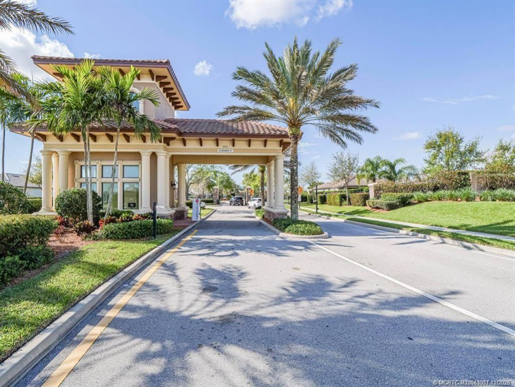 781 SE Courances Drive, Port Saint Lucie, FL 34984 Photo