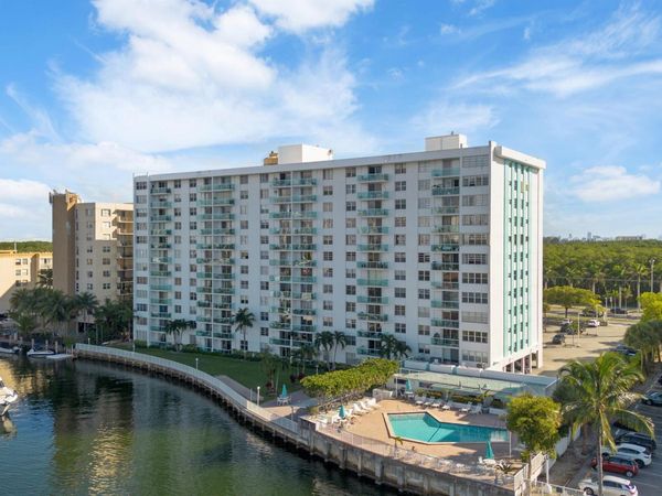 2841 NE 163rd Street, Unit 402, North Miami Beach, FL 33160