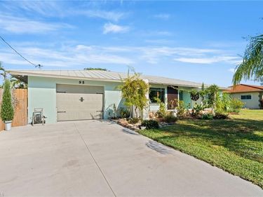 95 Cardinal DR, NORTH FORT MYERS, FL 33917