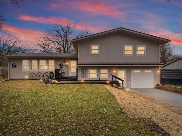 211 N Lincoln Street, Garnett, KS 66032