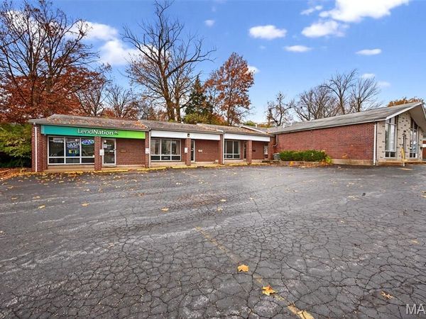 9560 Page Avenue, Overland, MO 63132