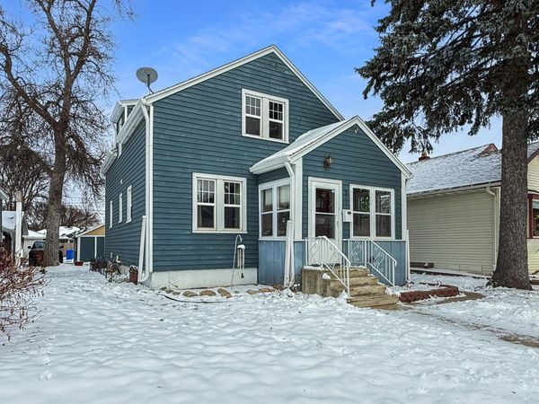 337 Elmwood Avenue S, Fargo, ND 58103