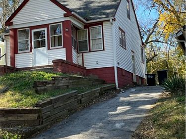 3926 N 39th Street, Omaha, NE 68111