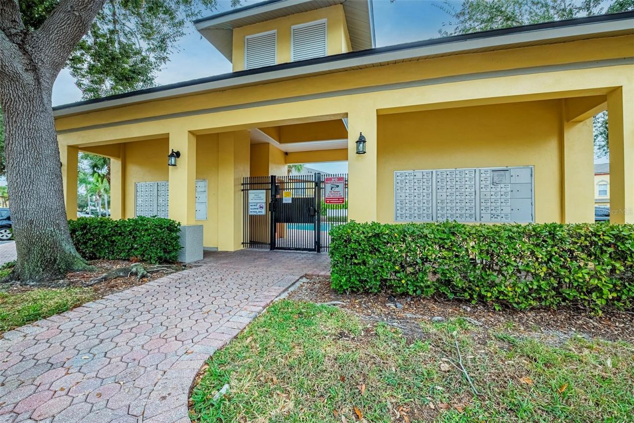 170 Coquina Bay Drive, Saint Petersburg, FL 33705 Photo