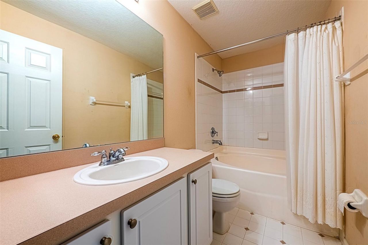 170 Coquina Bay Drive, Saint Petersburg, FL 33705 Photo