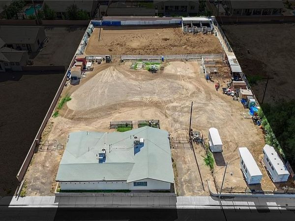 95 E Windmill Lane, Las Vegas, NV 89123