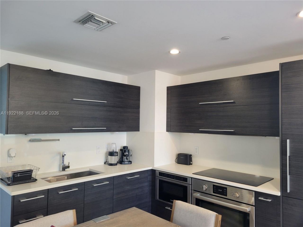 45 SW 9th St, Unit 2201, Miami, FL 33130 Photo