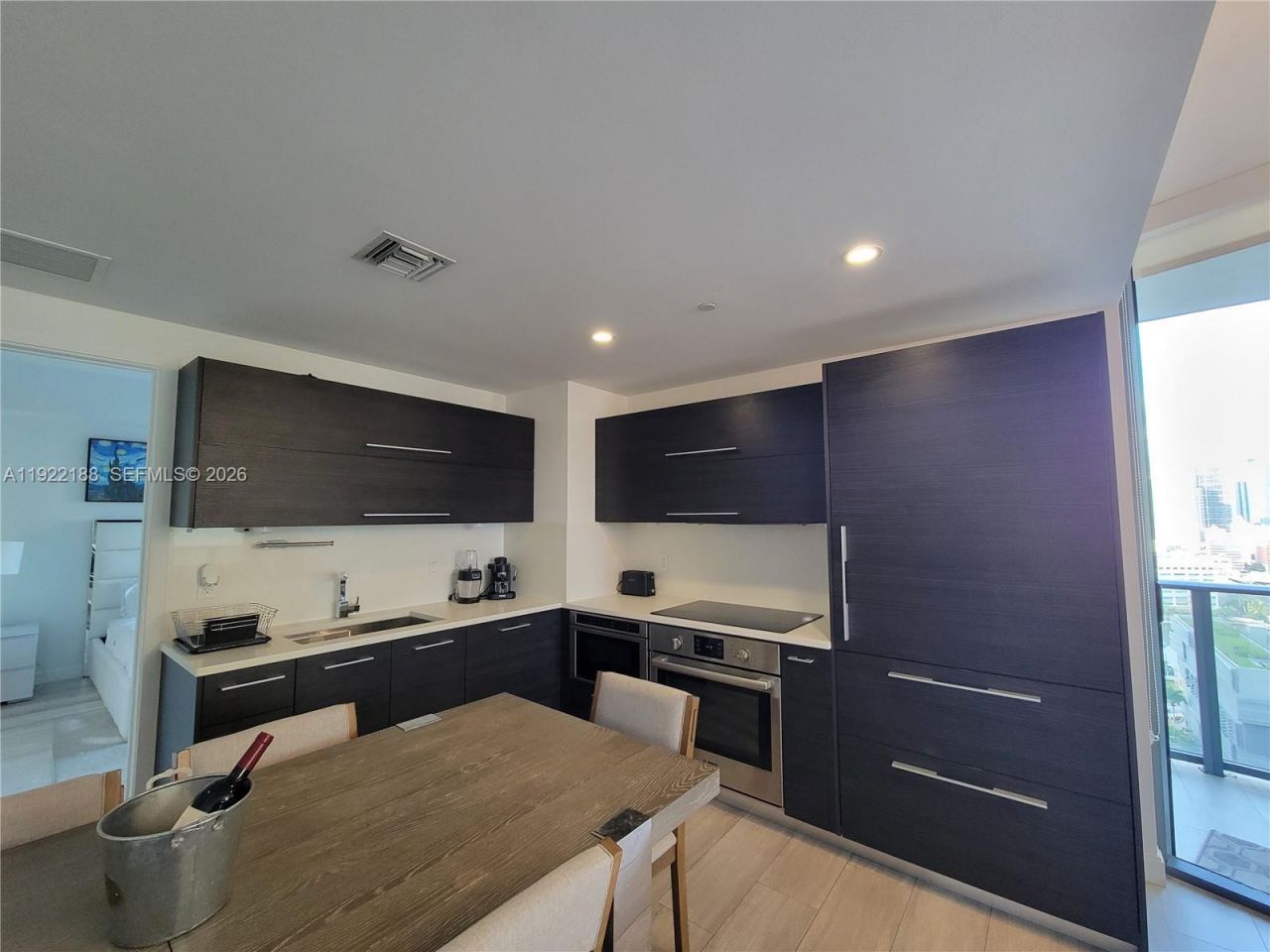 45 SW 9th St, Unit 2201, Miami, FL 33130 Photo