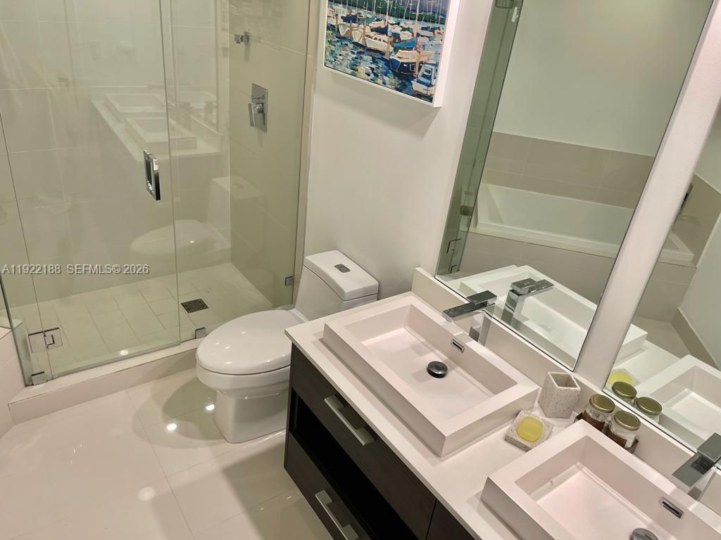 45 SW 9th St, Unit 2201, Miami, FL 33130 Photo