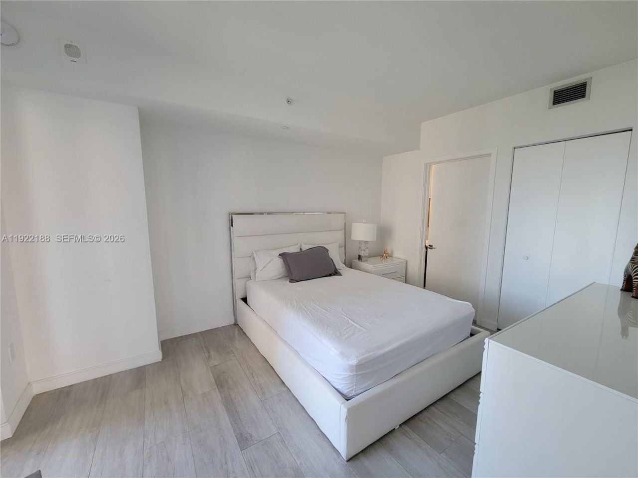 45 SW 9th St, Unit 2201, Miami, FL 33130 Photo